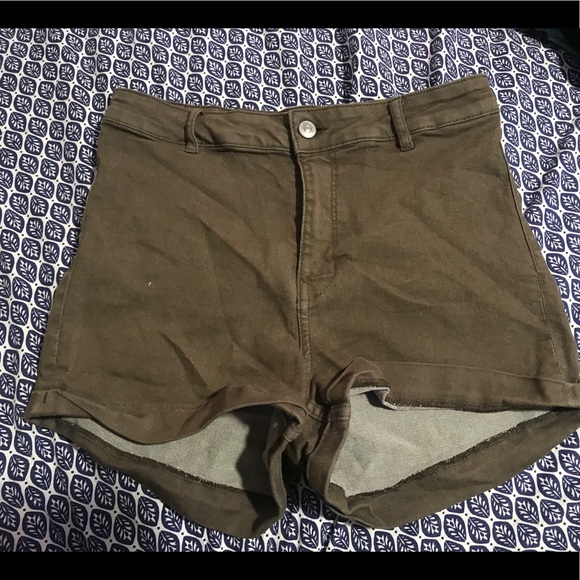 Olive green shorts - Picture 1 of 3